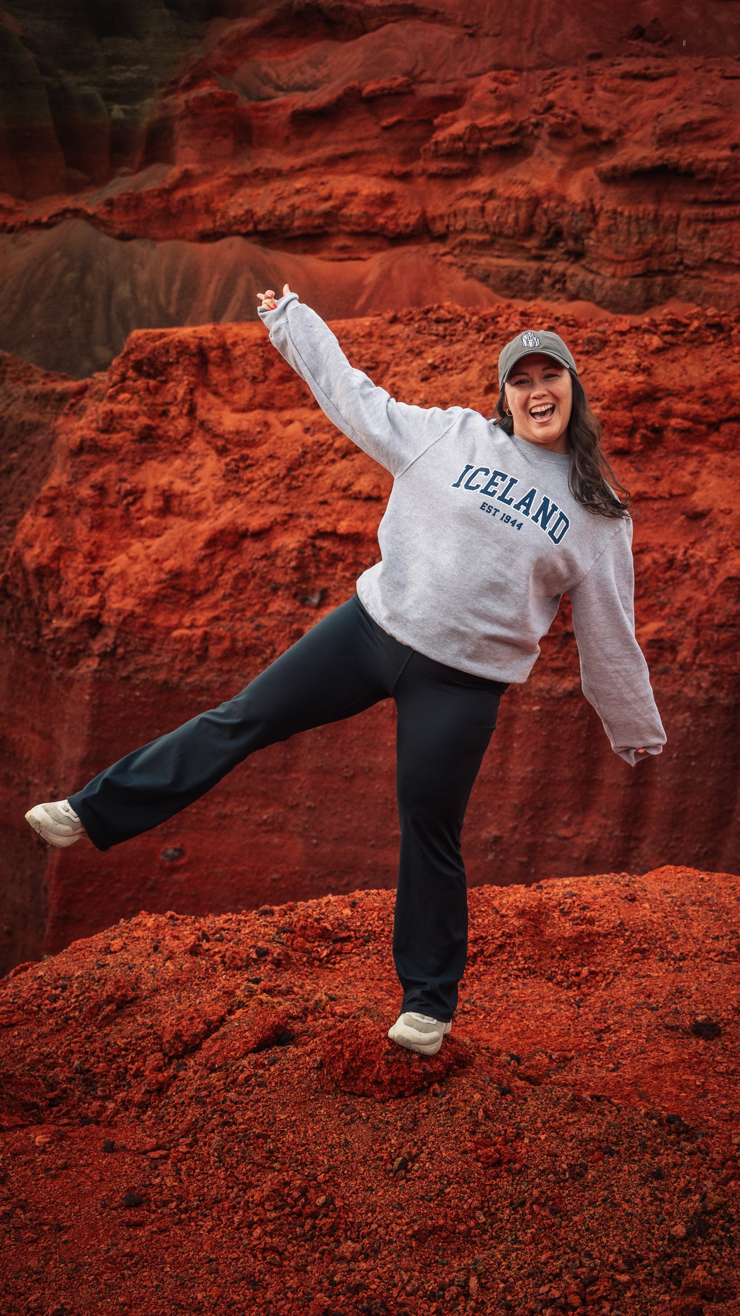 Iceland Est. 1944 crewneck sweatshirt - Athletic Heather